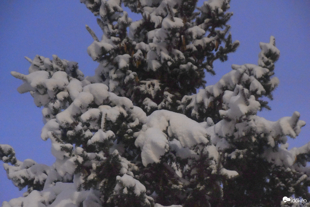 Csodás látni kék órában is 12.10.