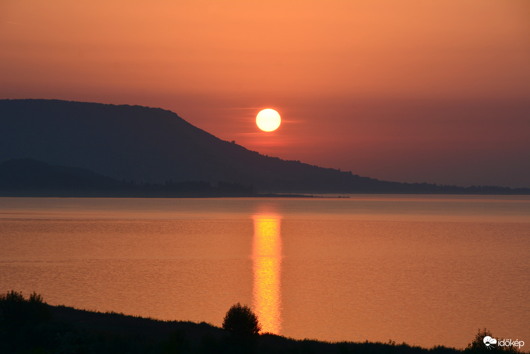Csodálatos napkelte augusztus utolsó szombatján  Balatongyörökön 08.26.