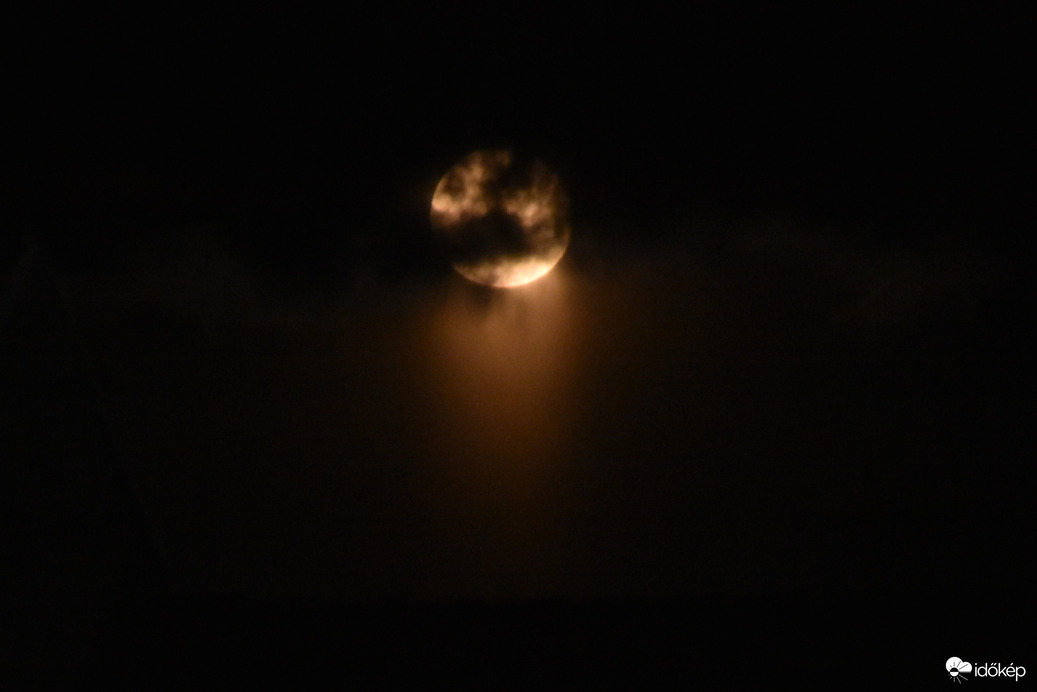 Ma esti holdoszlop 12.20.