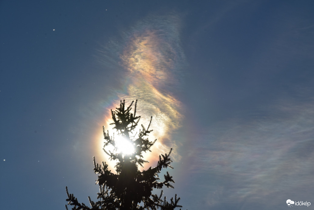 Új év első napján látható napkoszorú Szombathely felett 