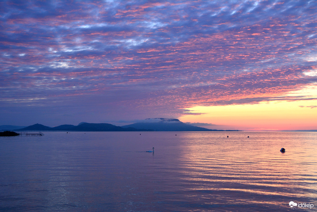 Szeptember első napkeltéje Balatongyörökön 