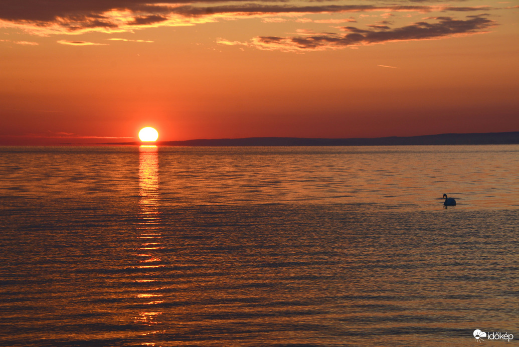 Szeptember első napkeltéje Balatongyörökön