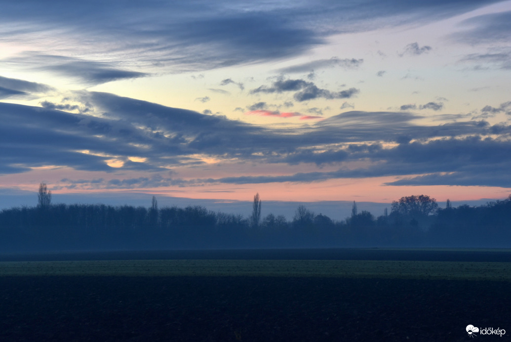 Ködös, felhős reggel Szombathely határában 11.26.