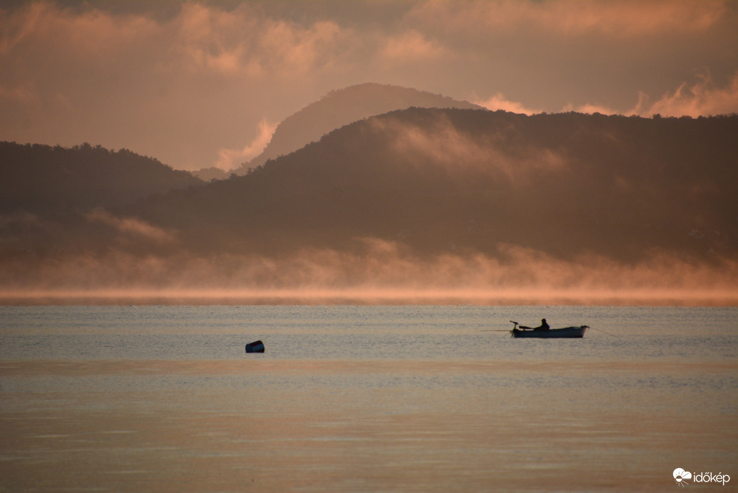 Szeptember első napkeltéje Balatongyörökön