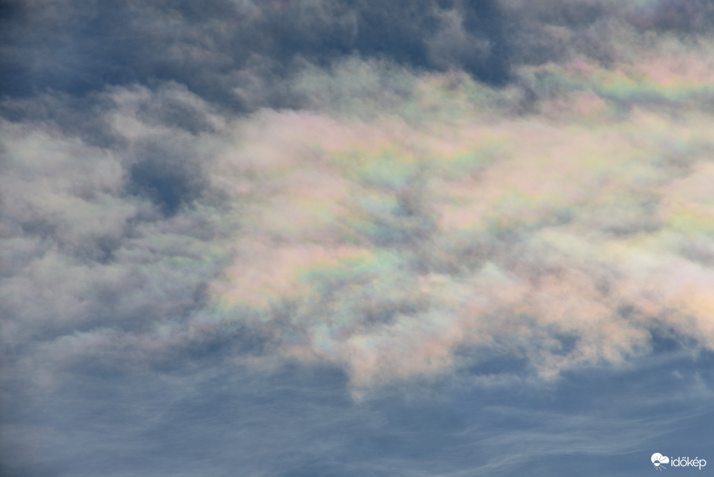Irizáló felhő Szombathely felett 01.15.