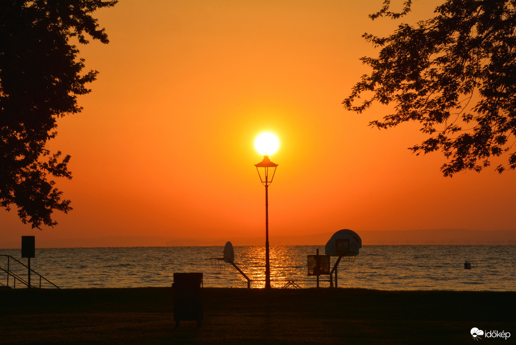 Szeptemberi napkelte a Balatonon 09.09.