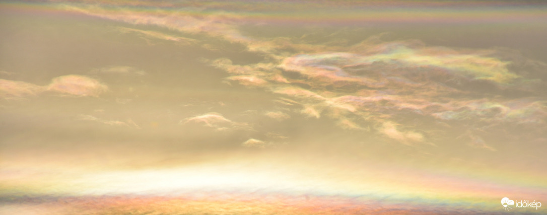 Irizáló felhő Balatongyörök felett 01.29.