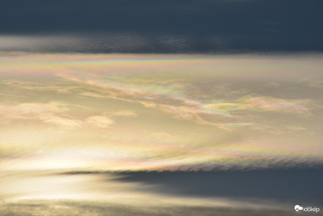 Irizáló felhő Balatongyörök felett 01.29.
