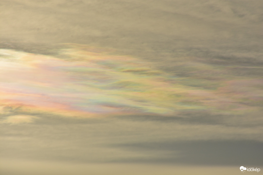 Irizáló felhő Balatongyörök felett 01.29.