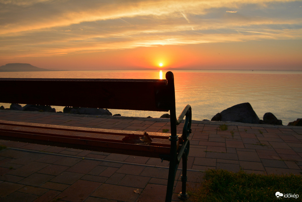Festői színekben kelt a Nap Balatongyörökön 09.30.