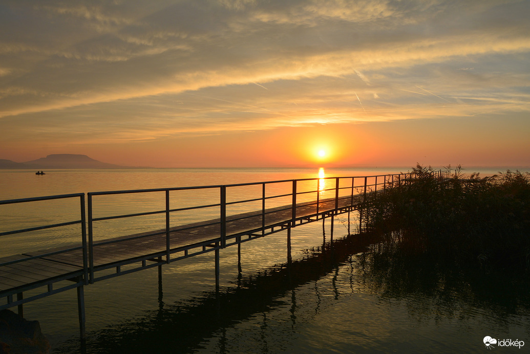 Szeptember végi napkelte a Balatonon 09.30.