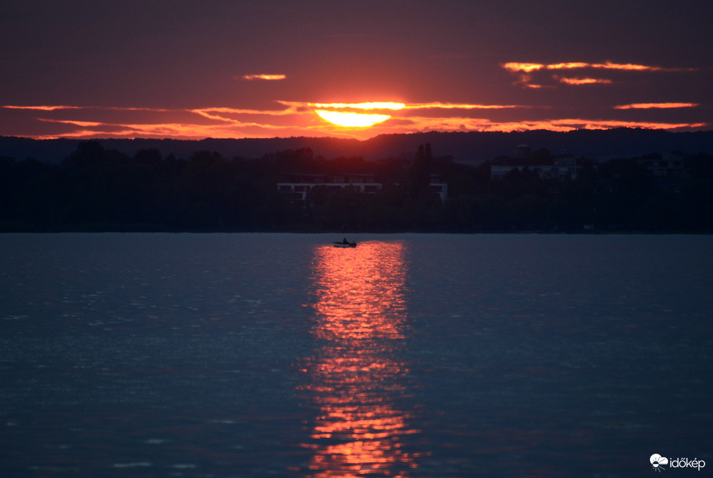 Októberi gyönyörű naplemente 10.07.