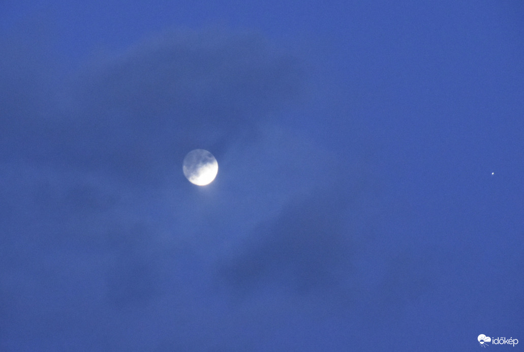 Hold-Jupiter együttállás 11.25.