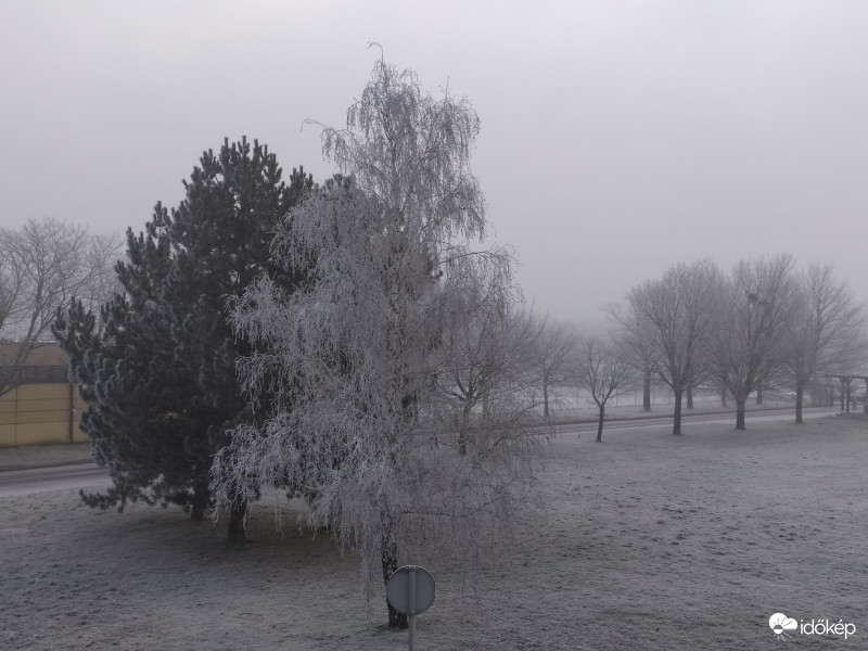 Szállingózik a hó 01.03.
