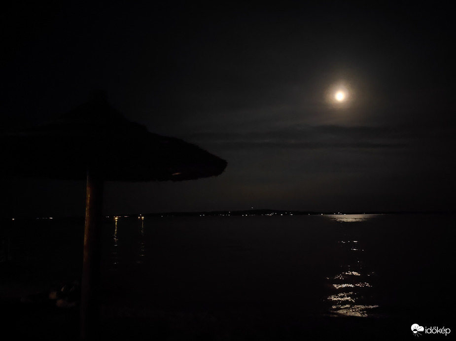 Éjjel Vonyarcvashegyen