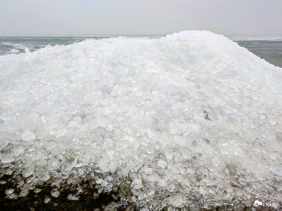 Partra vetett jeghegy 02.07