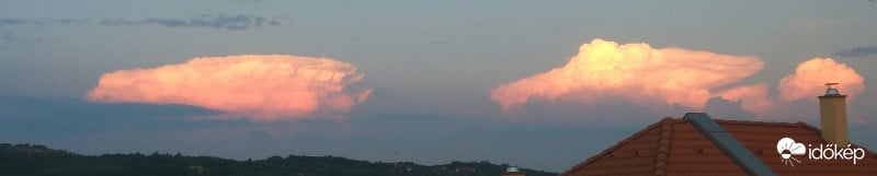 A látóhatáron egy rózsaszín felhő