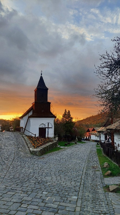 Hollókő