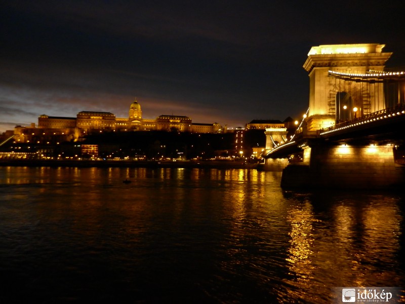 Budapest ékességei alkonyat után