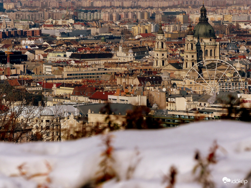 Fent, még hó, lent, "csak" hideg...