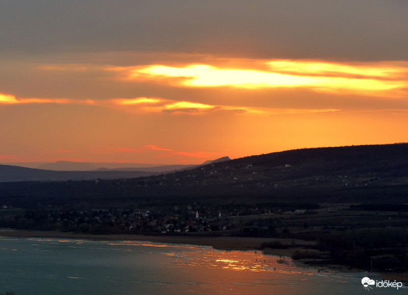 Aszófő felett a nap...