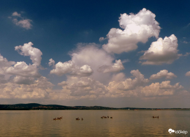 Velencei-tó felhőben