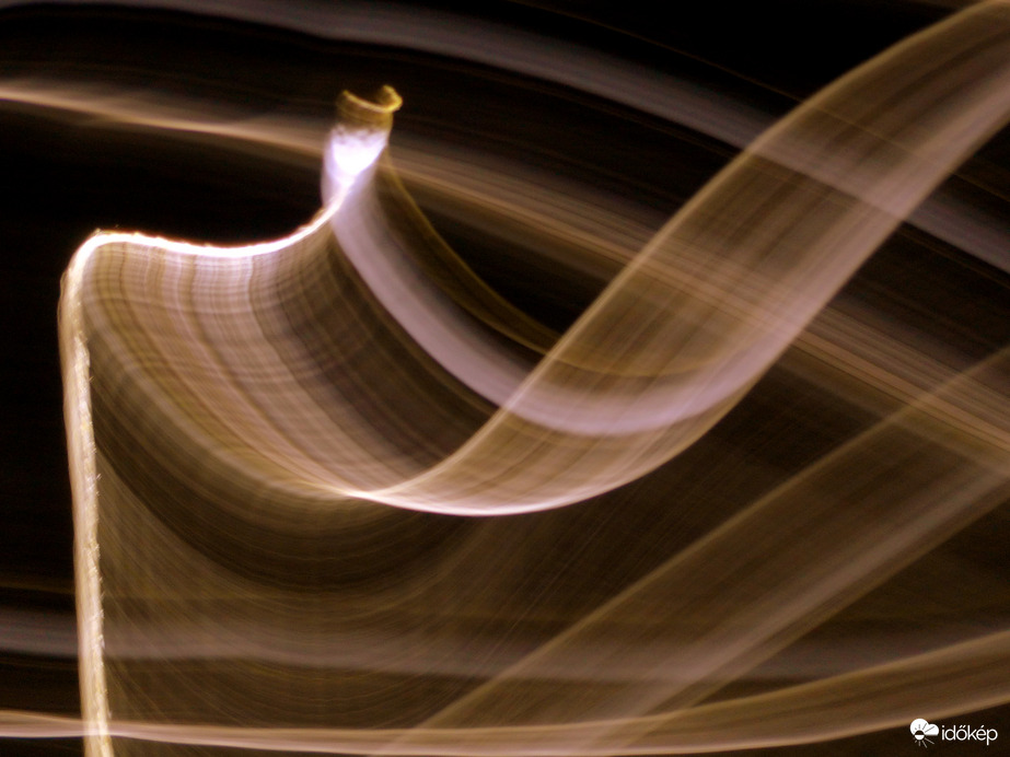 Pipacs az éjszakában - avagy az álom folytatódik...