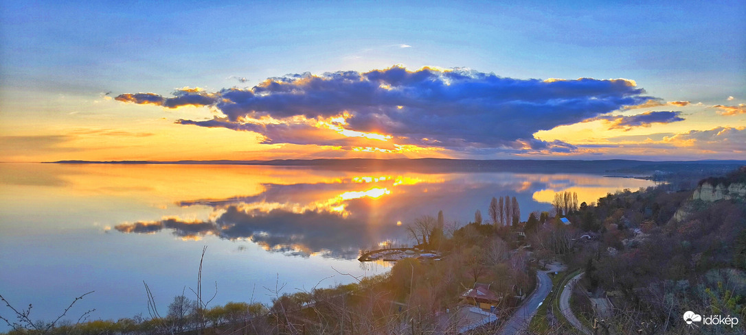 Balatonakarattya pár perce