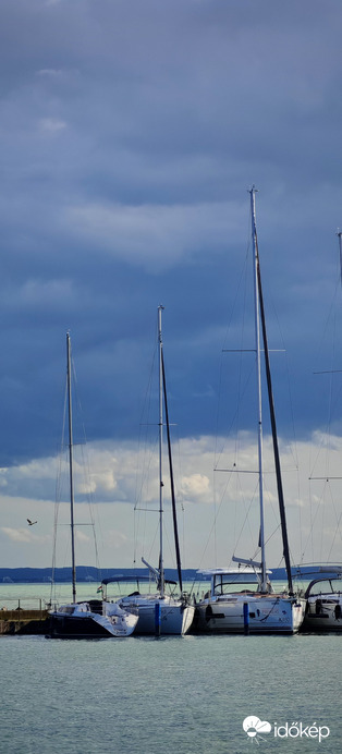 Balatonkenese kikötő