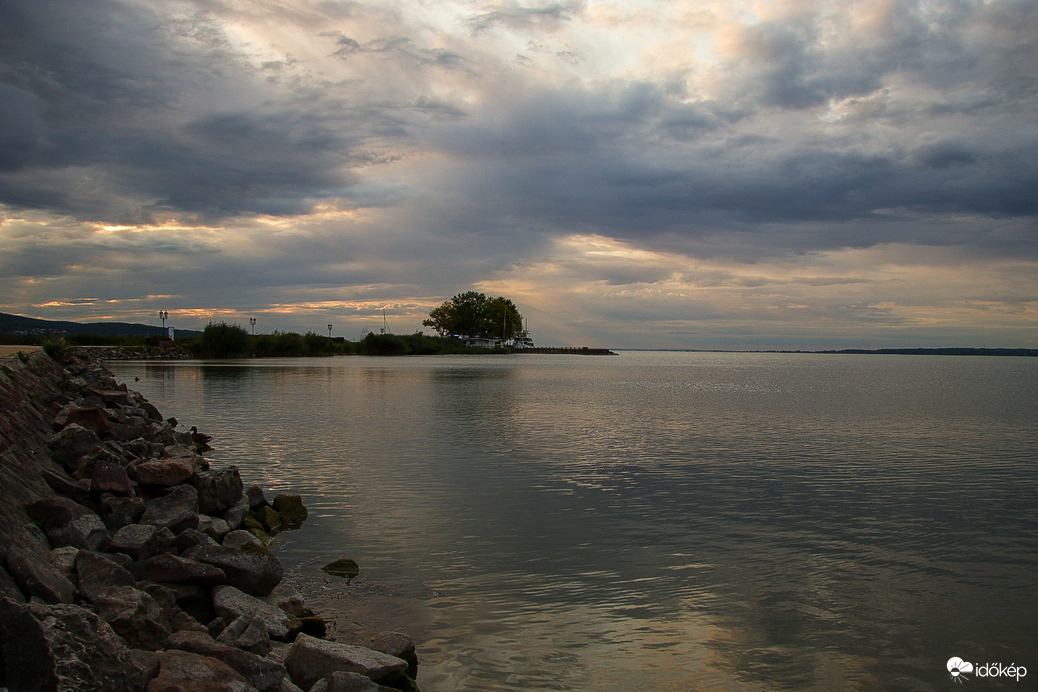 Felhős 