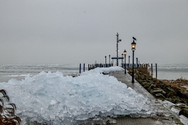 Jég torlasz a mólón