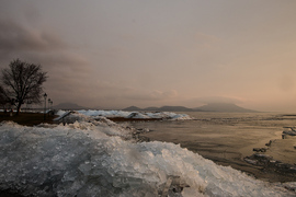 Jégfal mögött a tanúhegyek