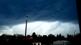 Október végi viharfelhők