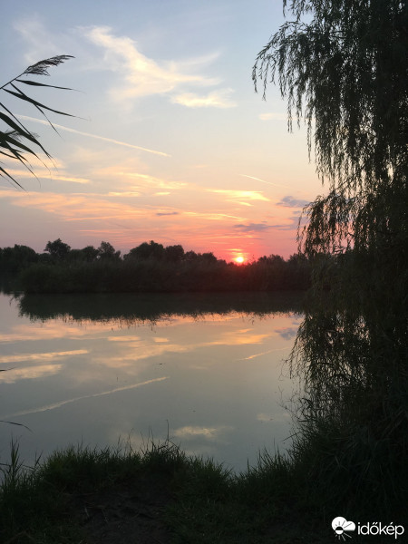 Akasztó