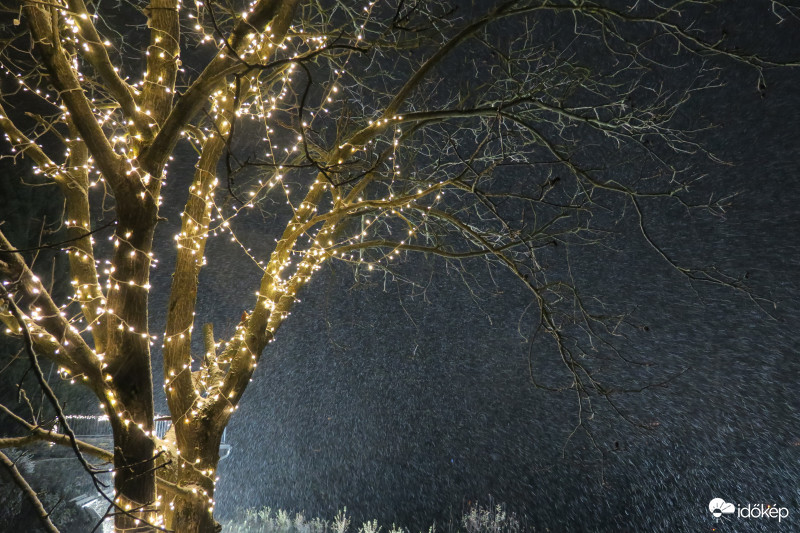 Cudar idő van odakünn