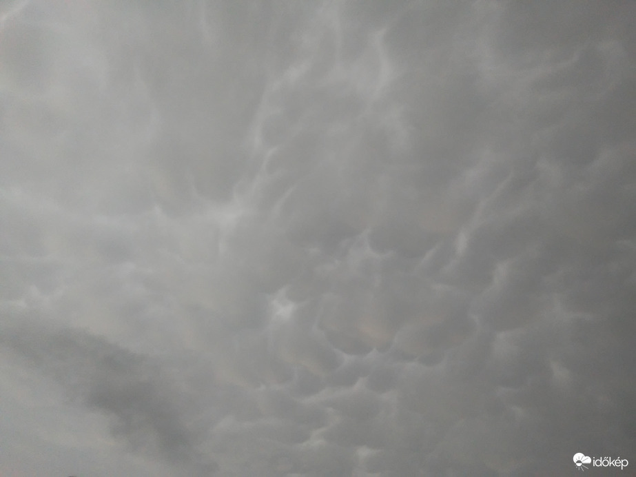 Mammatus felhők Gyöngyös felett