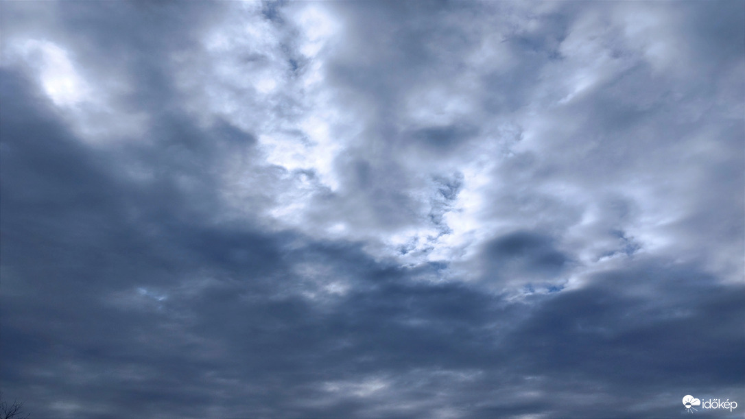 Felhők.