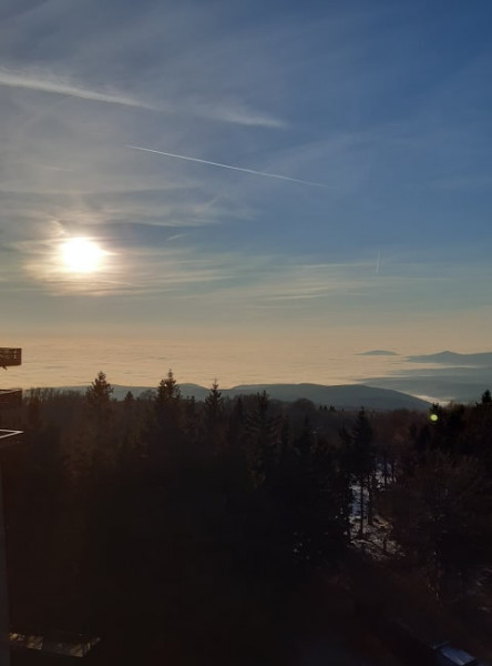 Napsütés a ködtenger felett