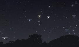 Hold-Antares együttállás