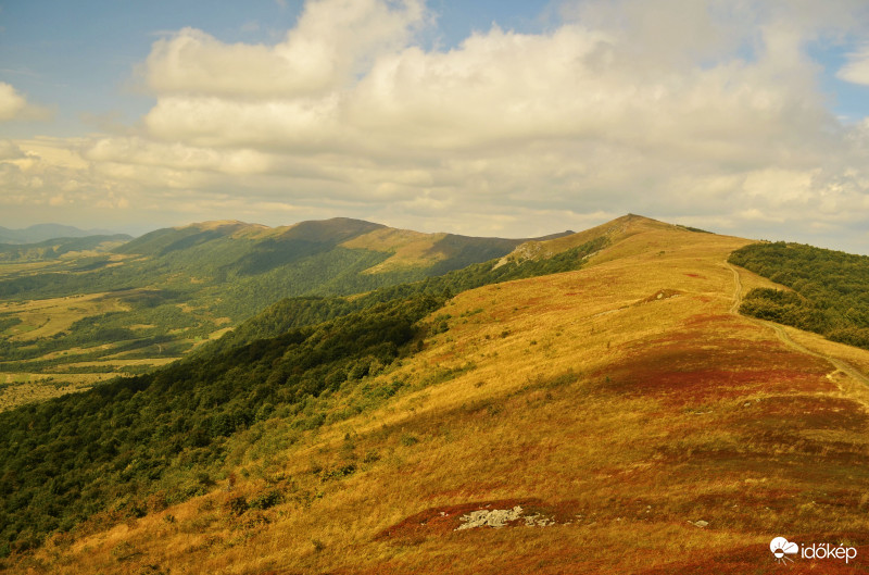 Melengető napsütésben