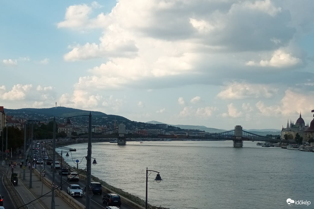Egy utolsó nyári budapesti látkép