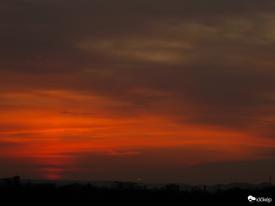 Vörös naplemente