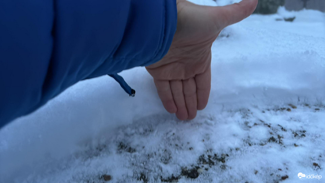 Kb 10 centis a hó Dobogókőn