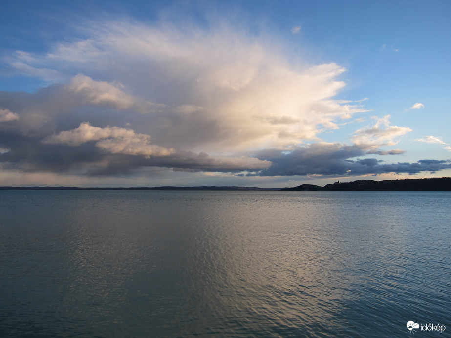 A Balaton fölött