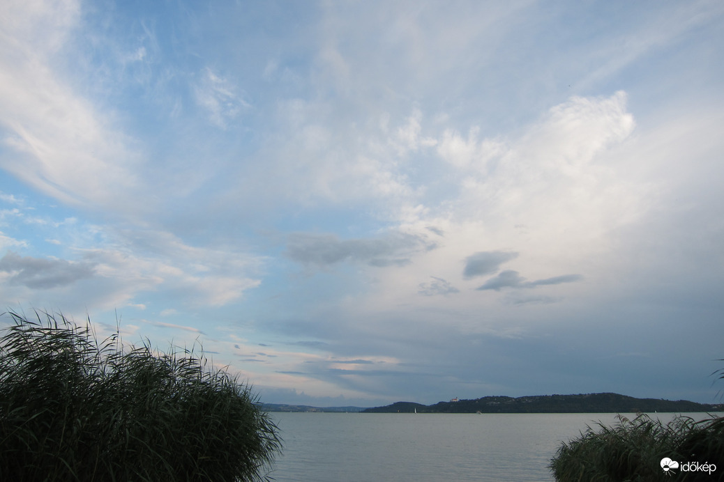 Felhőt les Katóka, Balatonfüreden 3. 