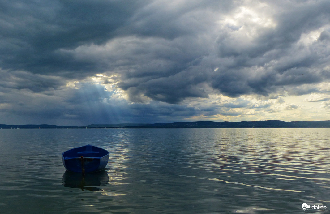 Tavaszi esőt hozó felhők 