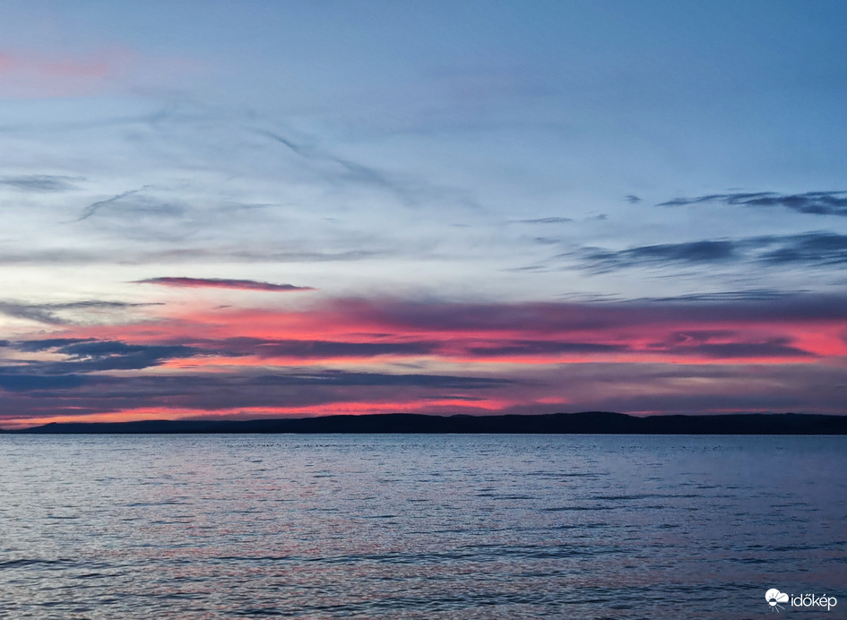 Színes felhők a Balaton felett 