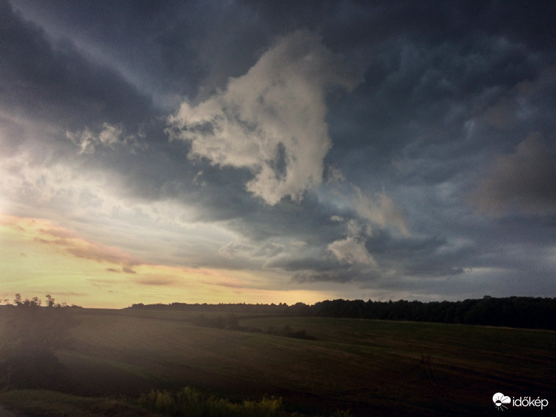 08.17. - A Front Etyek felé halad