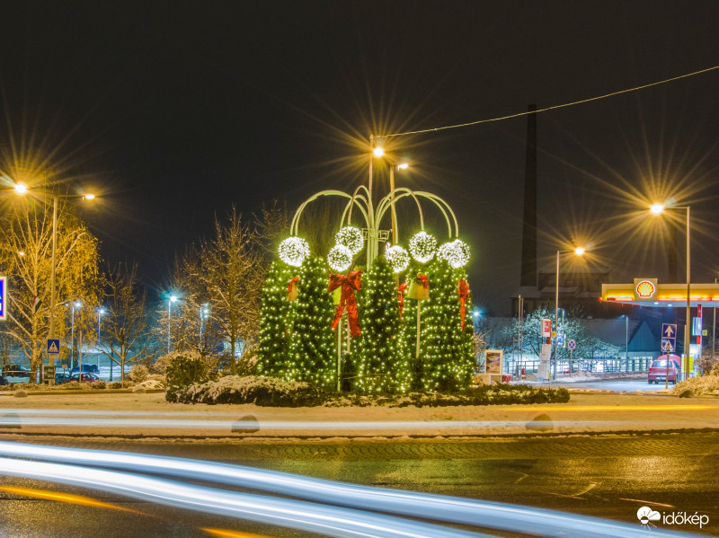 Ünnepre készül a Városüzemeltetés Ózdon - Sarnyai Patrik fotója