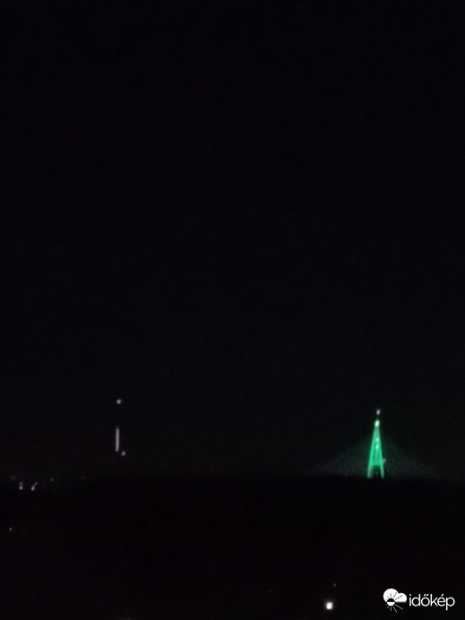 Megyeri híd - mint karácsonyfa